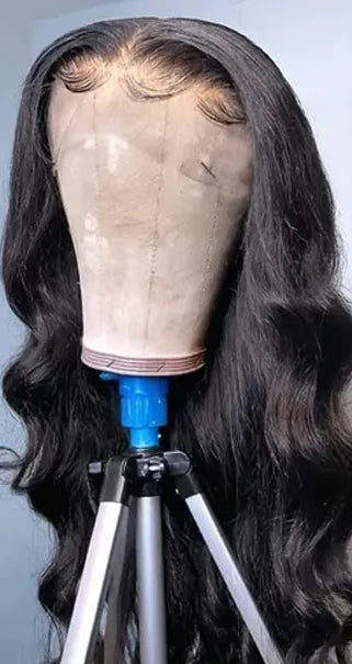 Natural-Looking Wavy Synthetic Lace Wig – Body Wave Daily Use Wig with Heat Resistance