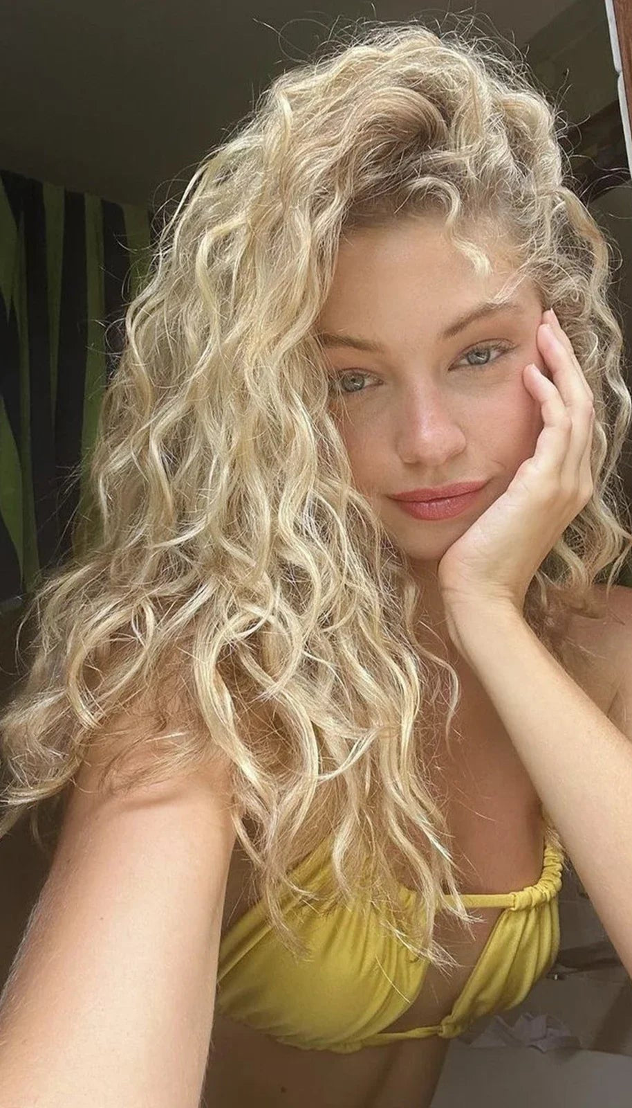 16-Inch 5PCS Natural Wave Clip-In Hair Extensions – Lightweight, Heat-Friendly, Piano Color