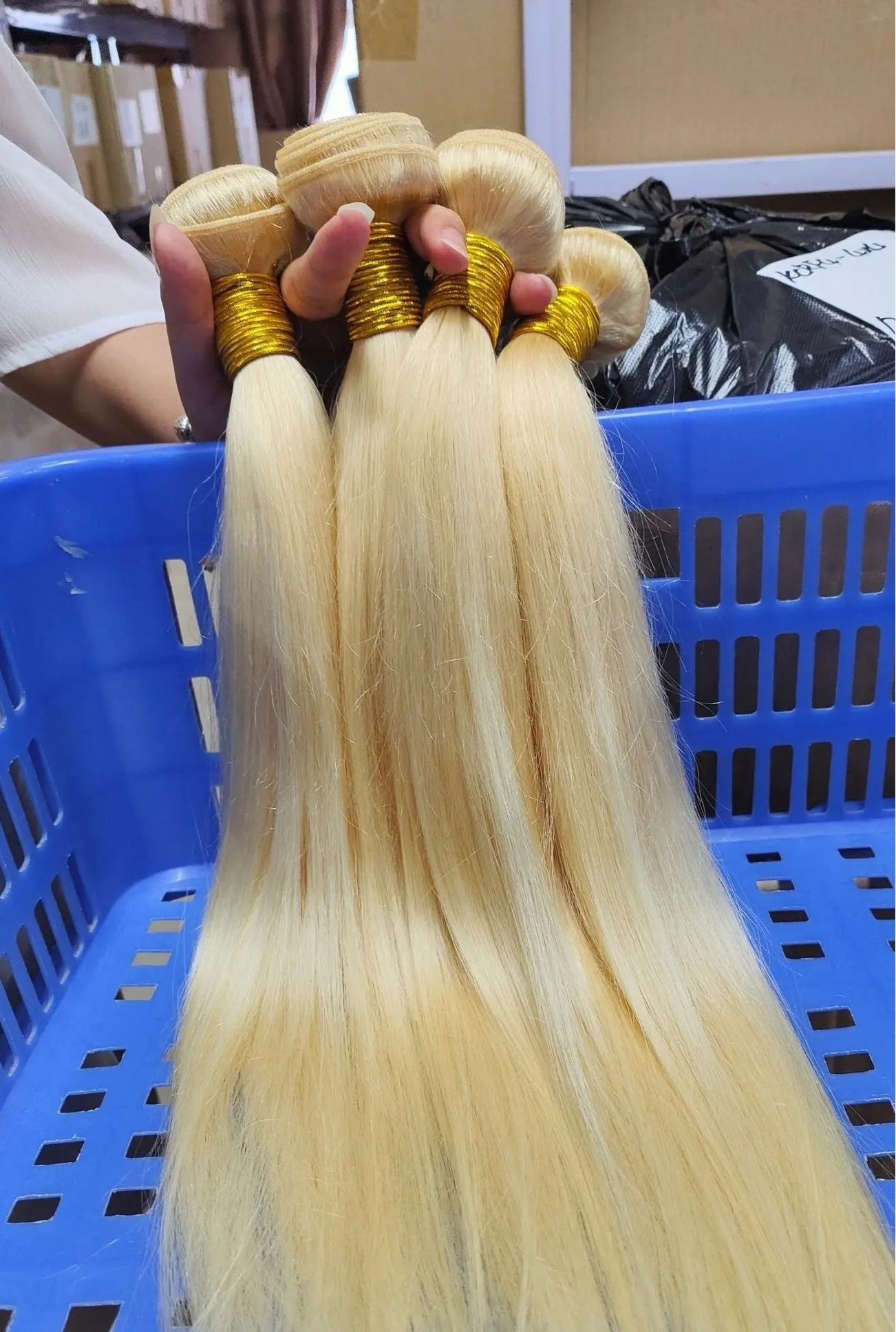 Premium Straight Human Hair Wefts – 12-32 Inch, Full Cuticle Aligned, Dyeable, Machine Double Weft